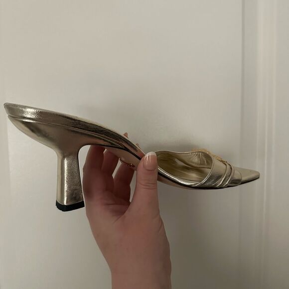 Gucci Dora Crystal Tiger-embellished Leather Sandals - Picture 4 of 4